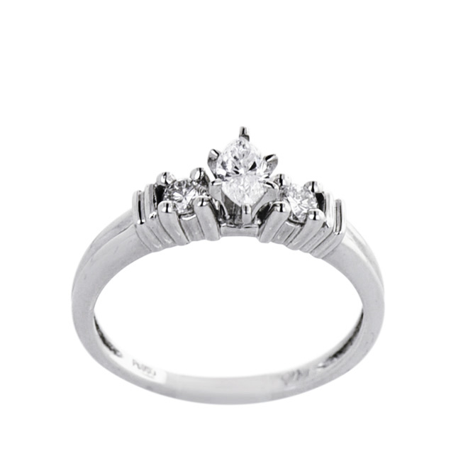 R0415 - Diamond Ring