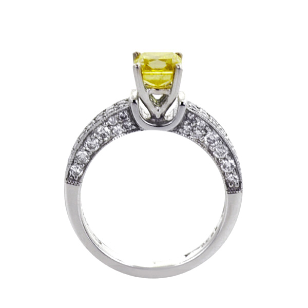 R099 - diamond ring