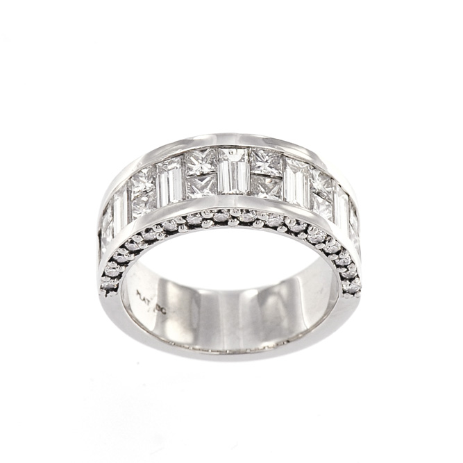 R150929-5 Platinum Diamond Ring