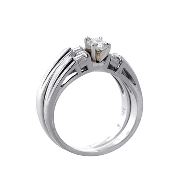 R25300689 - Diamond Ring